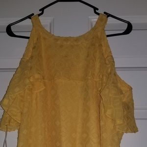 Cold shoulder top by Thalia Sodi